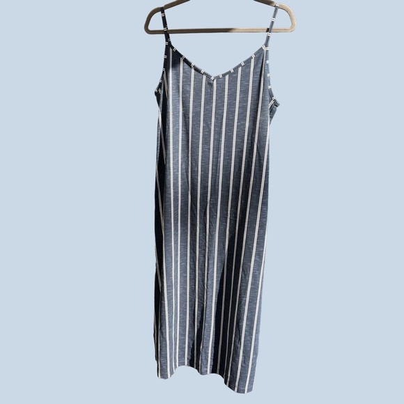Roxy Dresses & Skirts - ROXY NAVY BLUE STRIPED MIDI DRESS